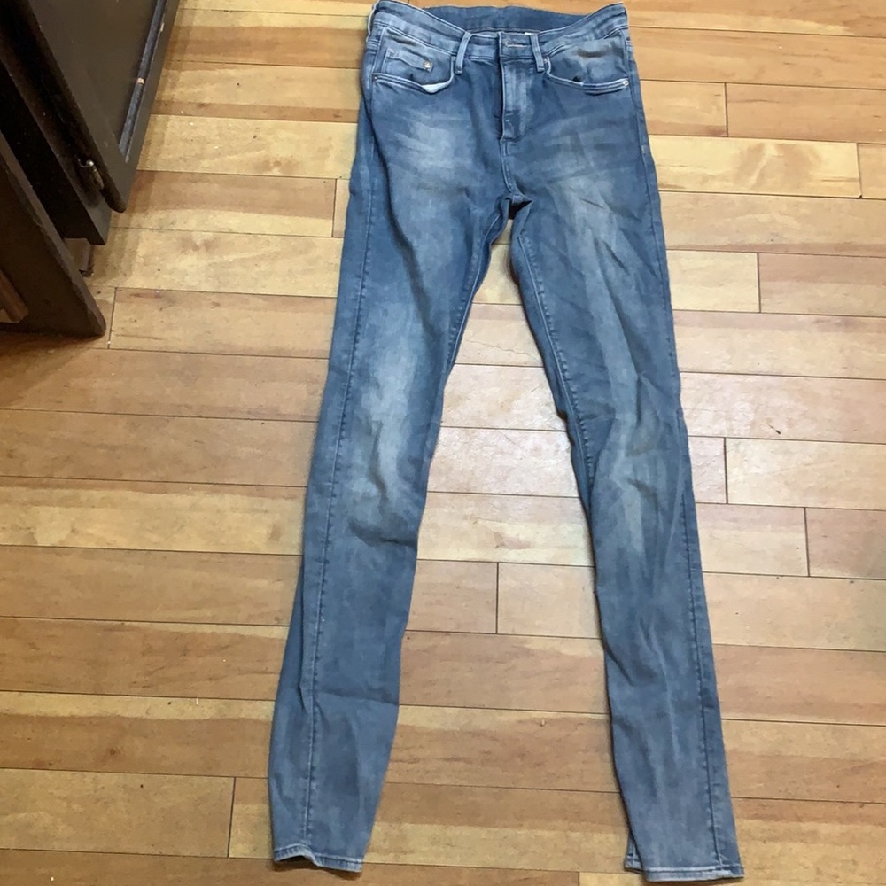 &Denim Size 28/32 light wash jeans 👖 H‎ and M